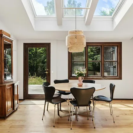 Сasa de vacaciones Architect Designed With Two Wings By Hegn *