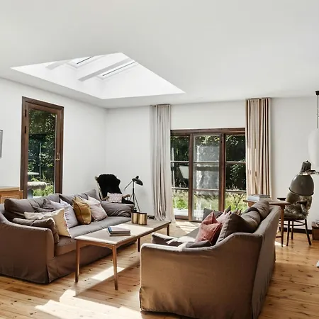 Architect Designed With Two Wings By Hegn Tisvildeleje